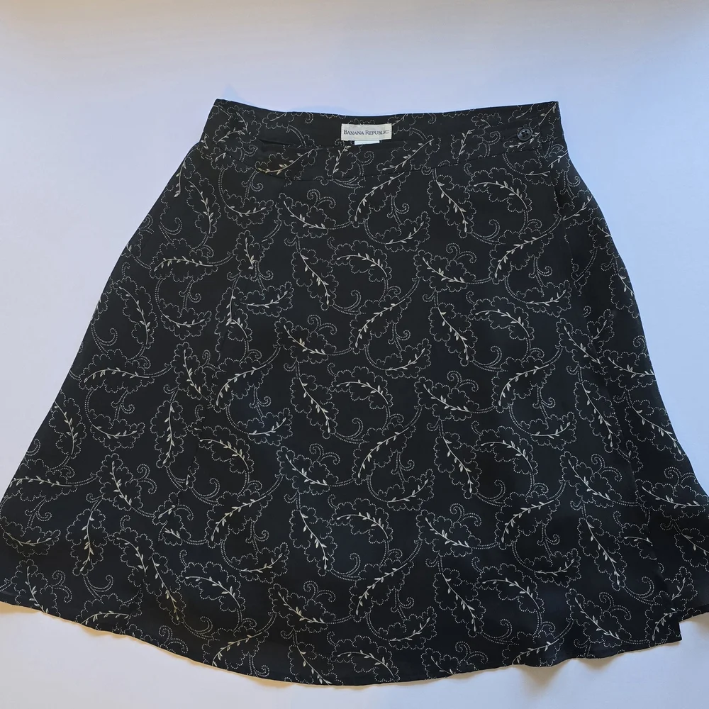 Banana Republic Elegant Black Skirt Size 10 Office Workwear Business Casual